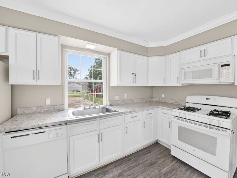 13513 Astor Avenue, Cleveland, OH 44135 Photo 2
