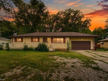 2484 Dover Center Road, Westlake, OH 44145