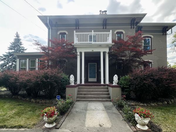 903 N Clinton Avenue, St. Johns, MI 48879