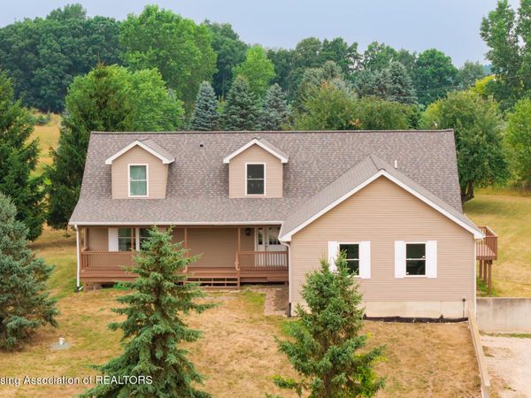 5795 E Centerline Road, St. Johns, MI 48879