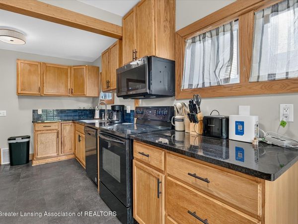1834 Delevan Avenue, Lansing, MI 48910