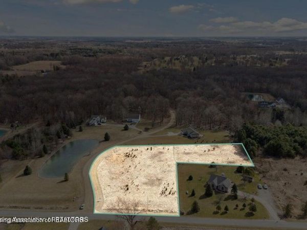 V/l 4.32 Brookshire Drive, Chesaning, MI 48616