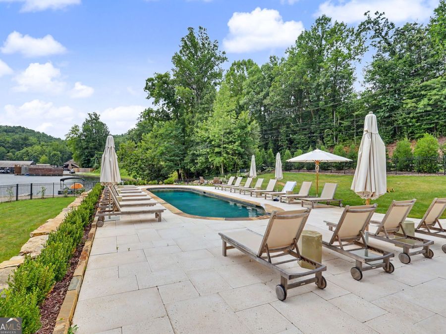Property Image 100