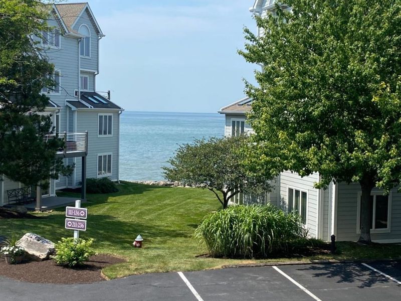 100 Grand Harbour, Unit 100, Vermilion, OH 44089 Photo 5