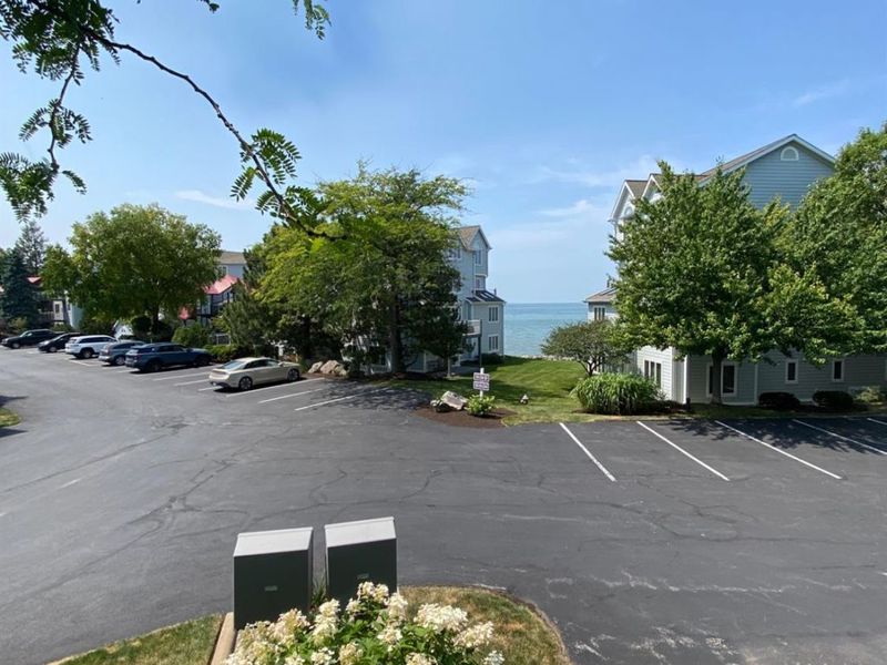 100 Grand Harbour, Unit 100, Vermilion, OH 44089 Photo 6