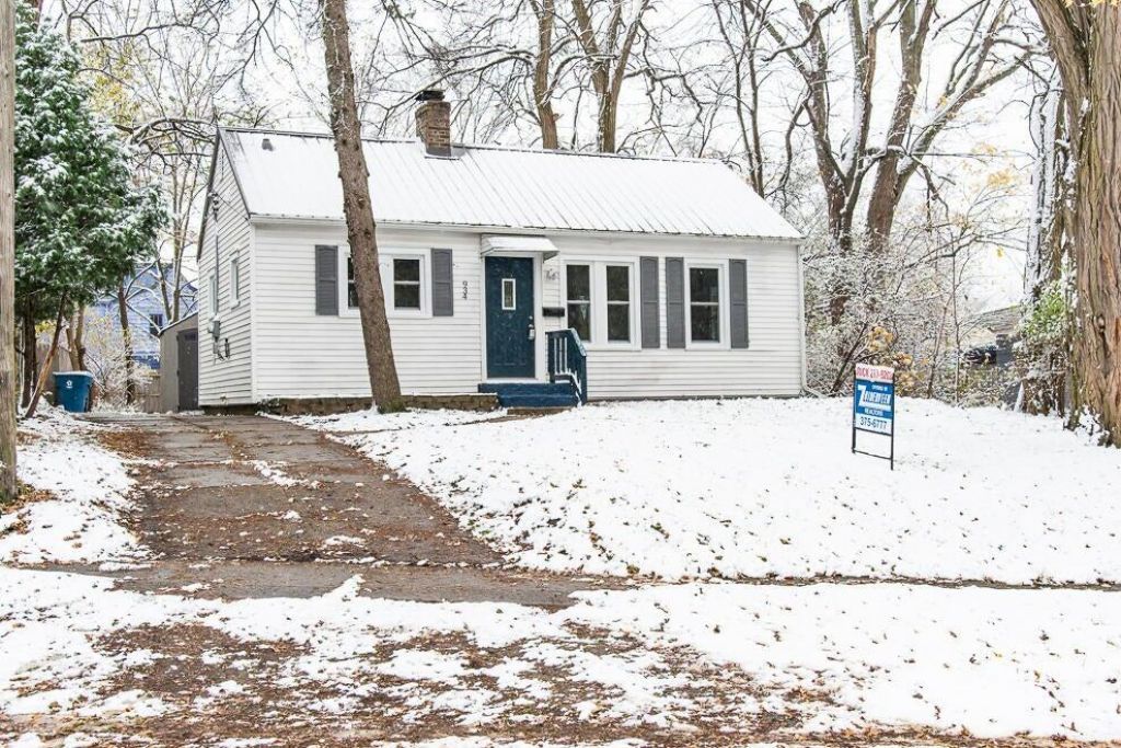 934 Pomeroy Street, Kalamazoo, MI 49001 Main Photo