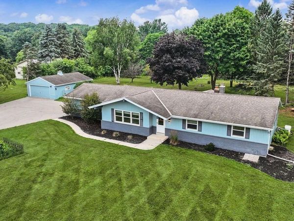 1661 Friess Lake ROAD, Hubertus, WI 53033