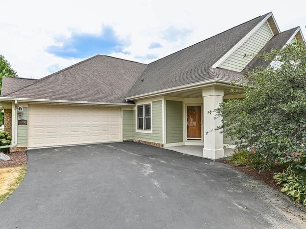 3363 W Villa DRIVE, Franklin, WI 53132
