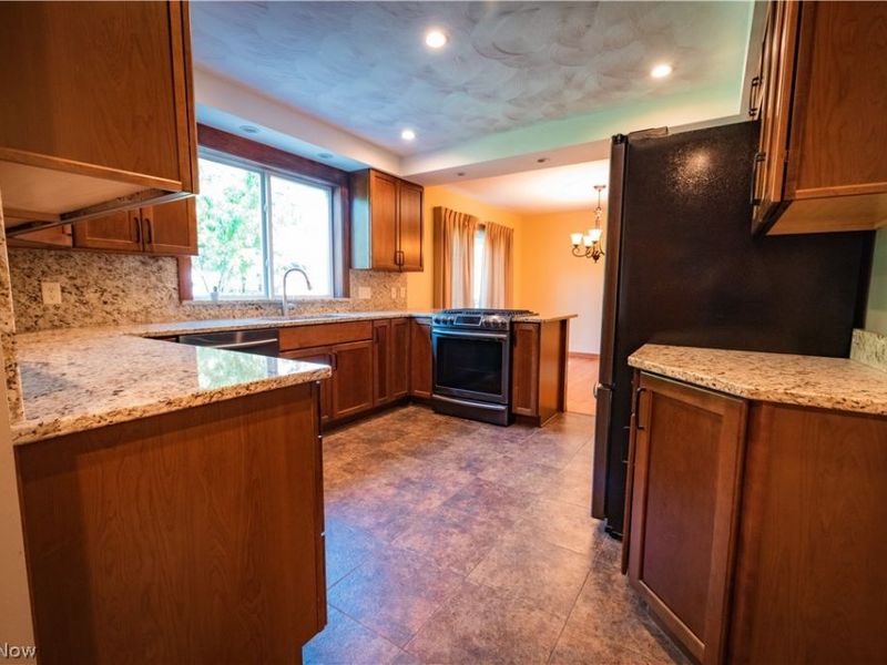 5 Lee Drive , Poland, OH 44514 Photo 3