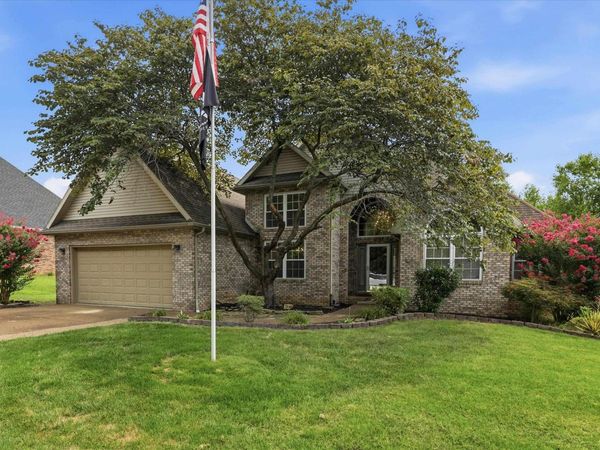 8721 Clear Creek Drive, Evansville, IN 47711