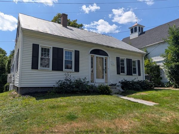 7 Kennebec Street , Skowhegan, ME 04976