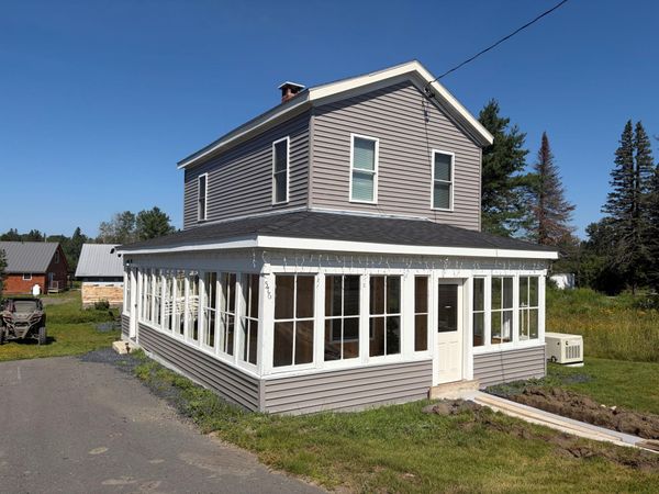 576 Main Street , Jackman, ME 04945