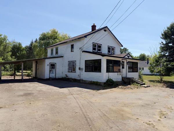 100 Gary Street , Paris, ME 04281