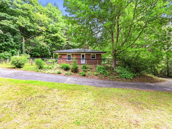 10 Hillcrest Road , Livermore Falls, ME 04254