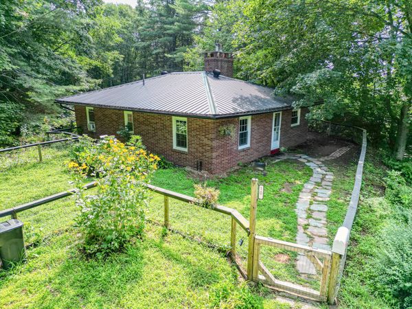 10 Hillcrest Road, Livermore Falls, ME 04254