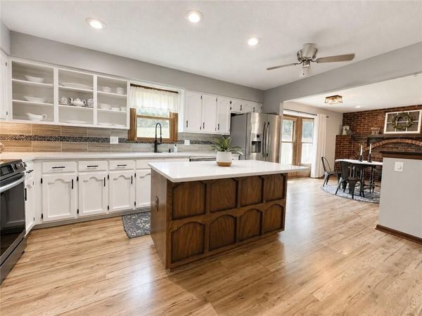1100 SW 44th Street, Blue Springs, MO 64015