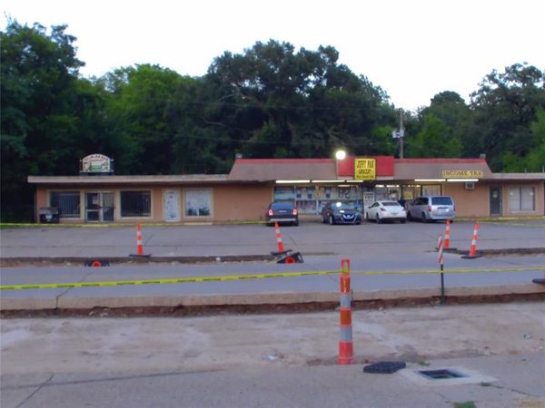 7727 Linwood Avenue , Shreveport, LA 71106