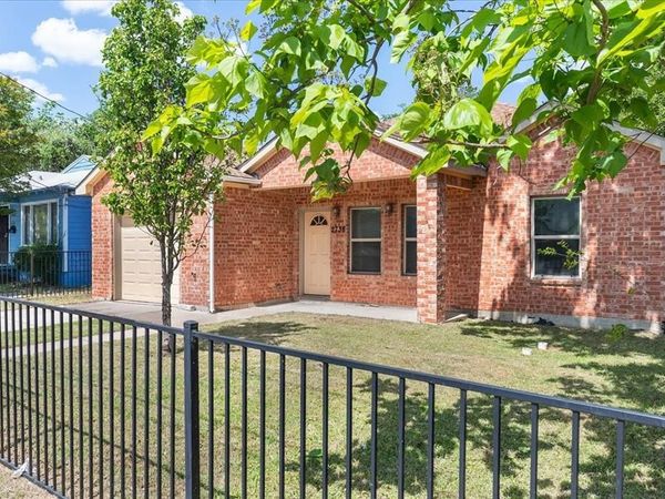 2738 Morning Avenue , Dallas, TX 75210