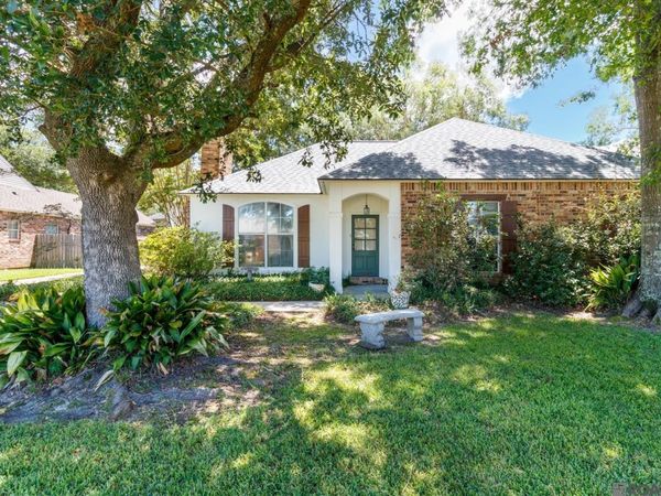 11918 Spring Meadow Dr, Baton Rouge, LA 70818