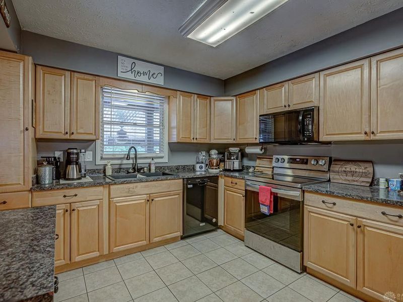 8530 Kingston Drive, Franklin Township, OH 45005 Photo 11