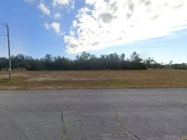 1915 NW 41st Ave , Cape Coral, FL 33993