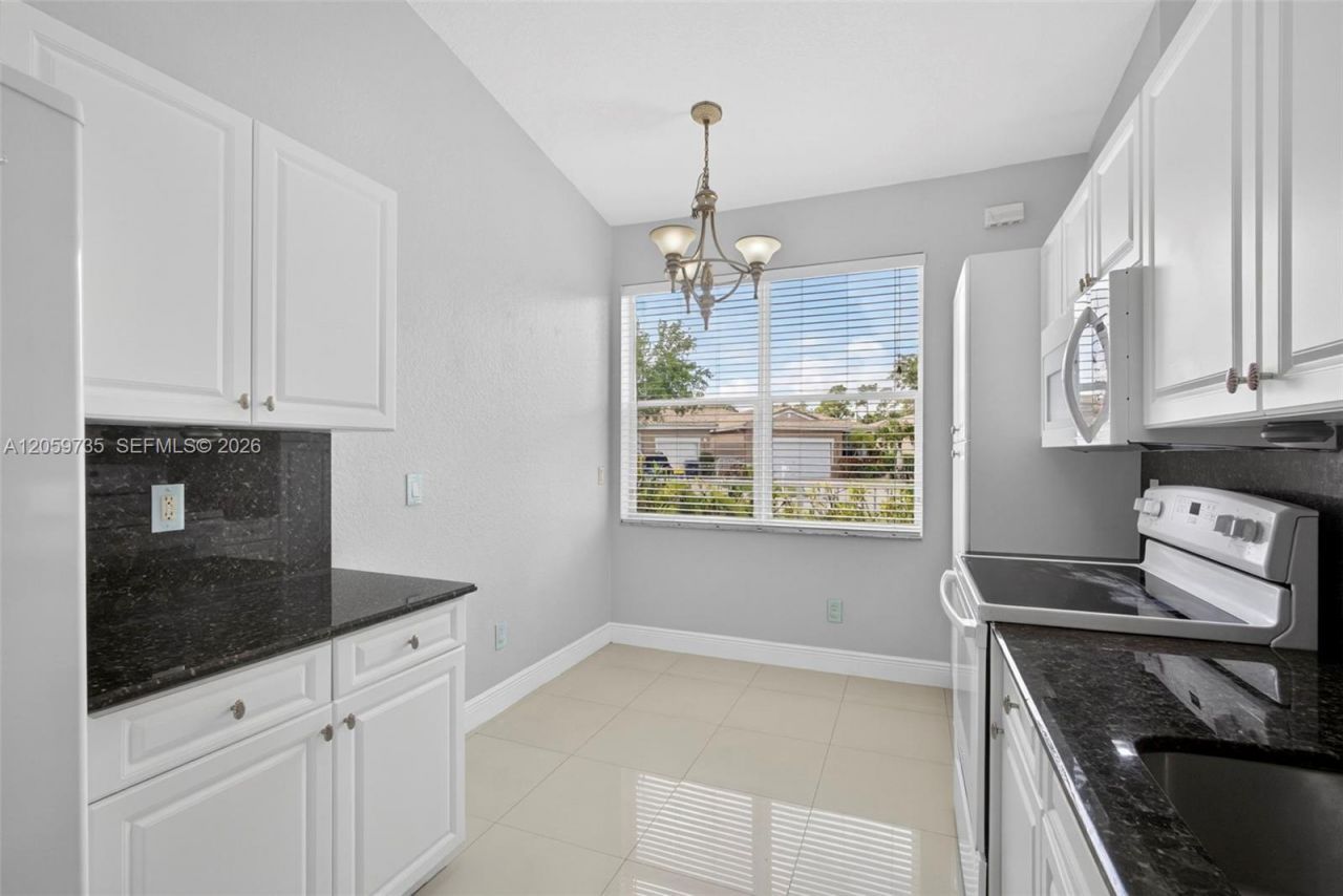 2151 Umbrella Cay, West Palm Beach, FL 33411 Photo