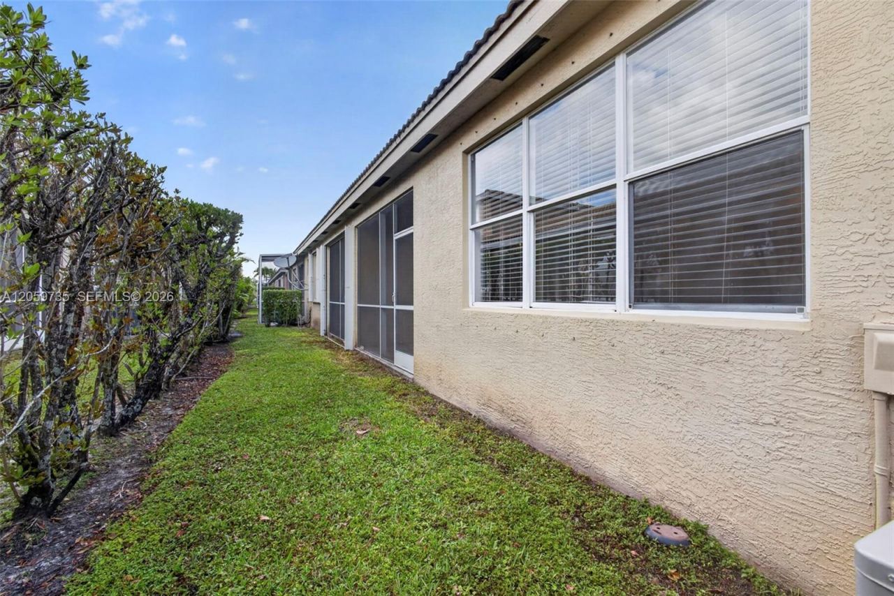 2151 Umbrella Cay, West Palm Beach, FL 33411 Photo