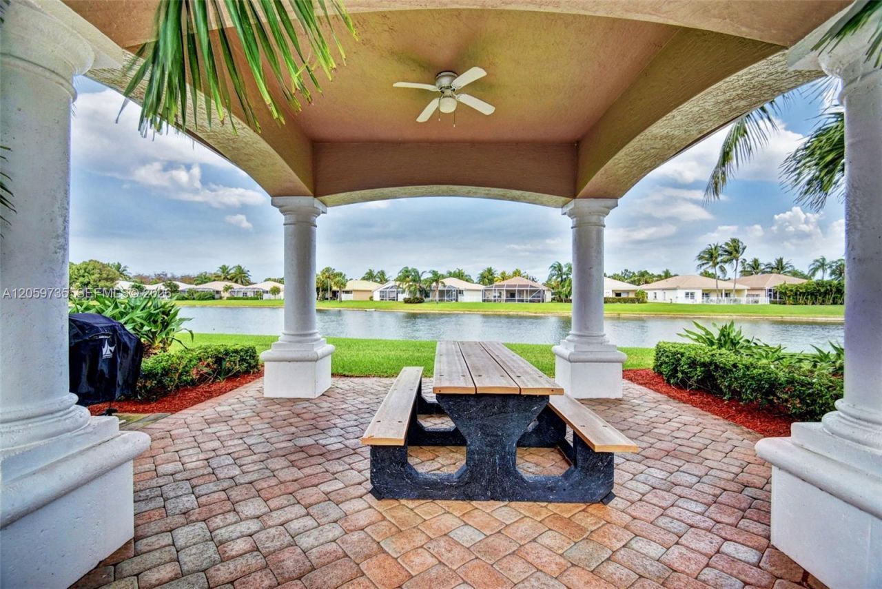 2151 Umbrella Cay, West Palm Beach, FL 33411 Photo