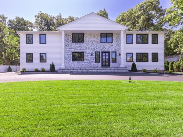 5 Hemingway Drive , Dix Hills, NY 11746