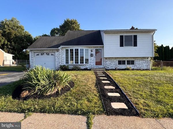 1925 COLUMBINE AVENUE, BETHLEHEM, PA 18018