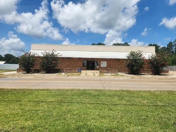 1014 S 6th St, Leesville, LA 71446
