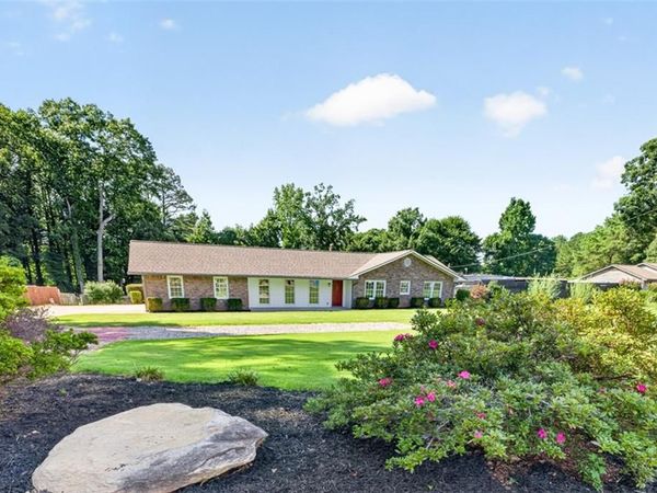 2637 Stone Drive SW, Lilburn, GA 30047