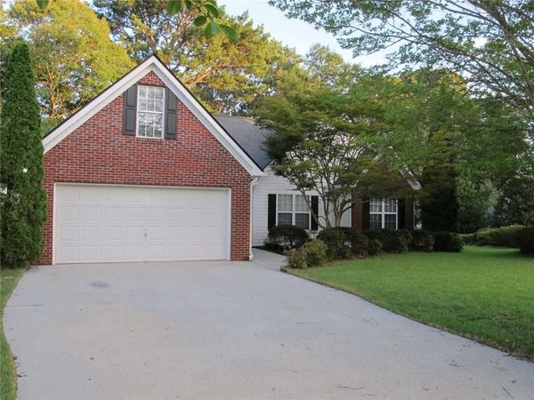 518 Red Tip Court , Loganville, GA 30052