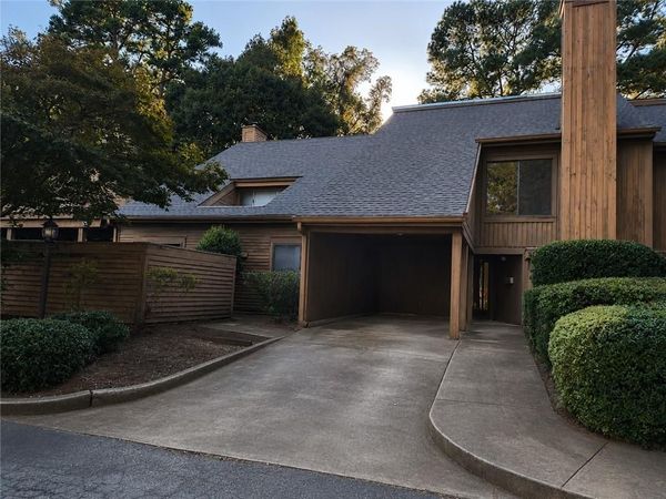 38 Willowick Court , Lithonia, GA 30038