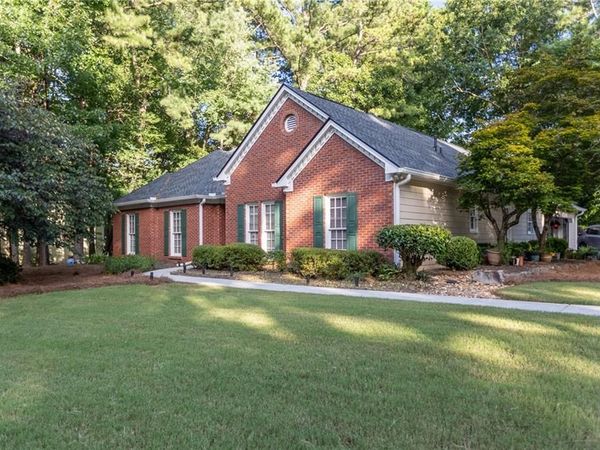 5677 Fairwood Drive NW, Acworth, GA 30101