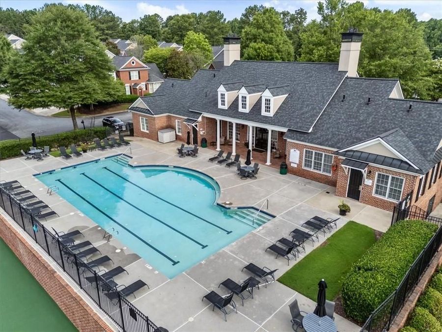 Property Image 100