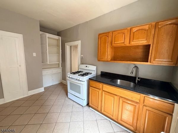 16 Irving St Apt B1, Unit B1, Newark, NJ 07104