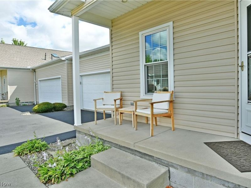 24 Abbington Drive NW, Warren, OH 44481 Photo 3