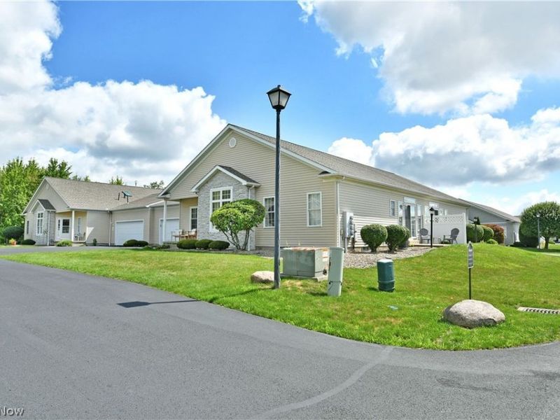 24 Abbington Drive NW, Warren, OH 44481 Photo 4