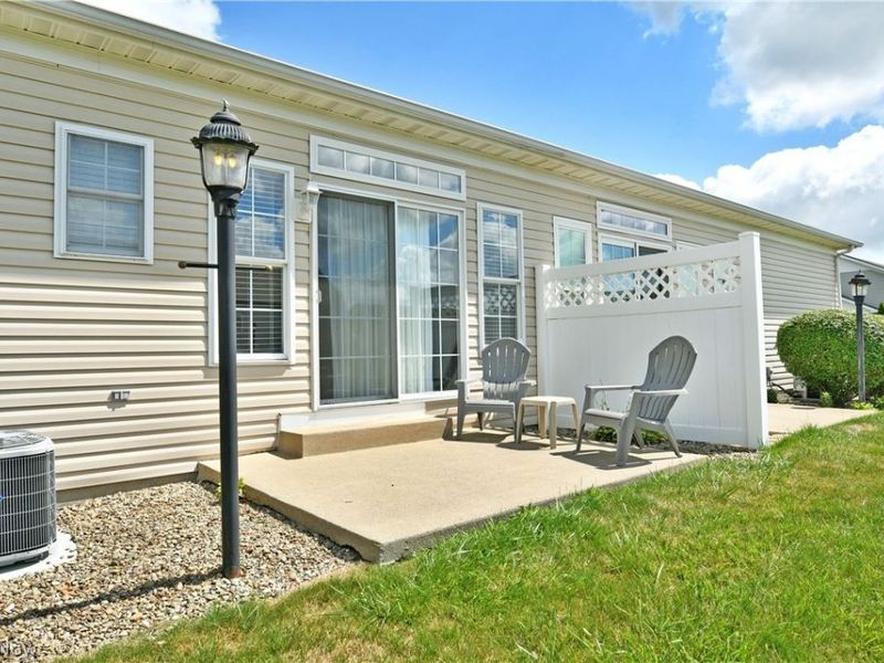 24 Abbington Drive NW, Warren, OH 44481 Photo 5