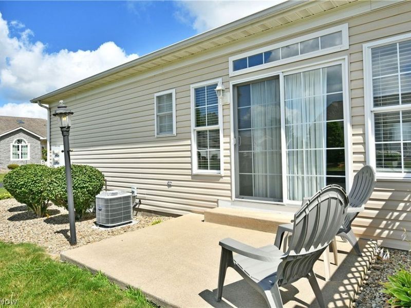 24 Abbington Drive NW, Warren, OH 44481 Photo 6