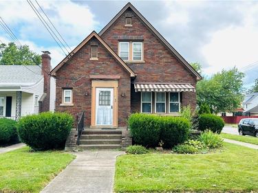 2498 Woodlawn , Unit Upper, Niagara Falls, NY 14301
