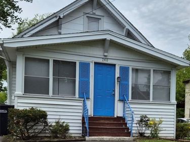240 78th Street , Niagara Falls, NY 14304