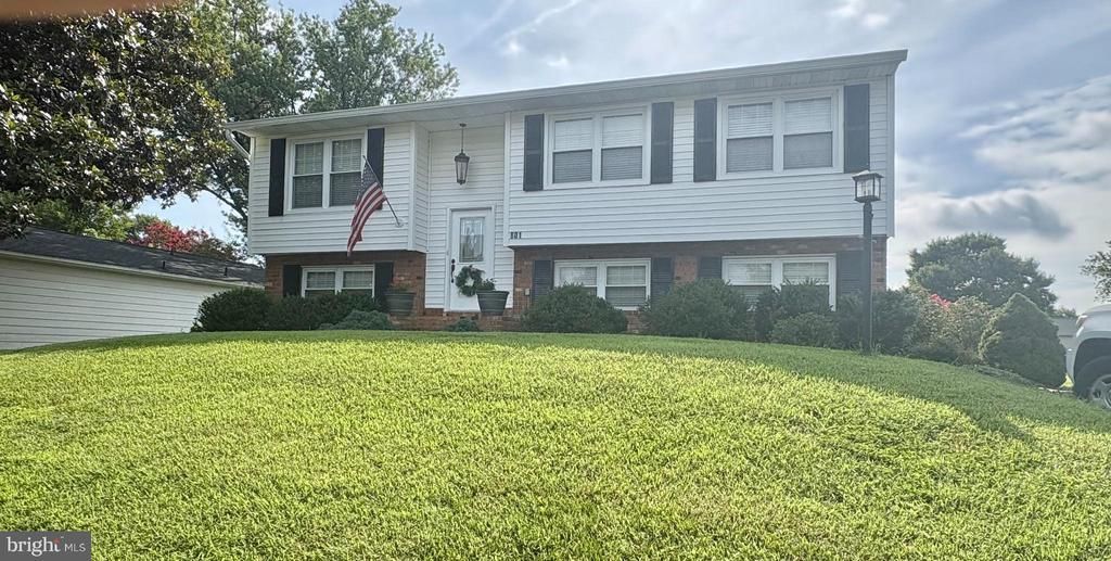 801 Kilarney Drive , Fredericksburg, VA 22407 Main Photo