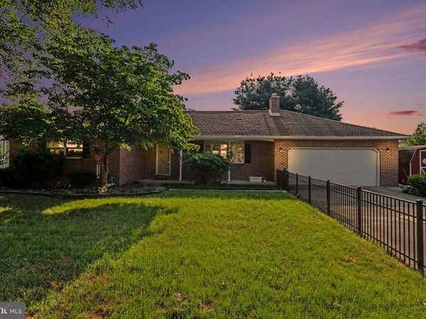 6 STRAWBERRY LANE , CARLISLE, PA 17013