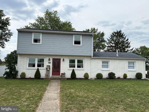 1924 ESTHER DRIVE , CARLISLE, PA 17013