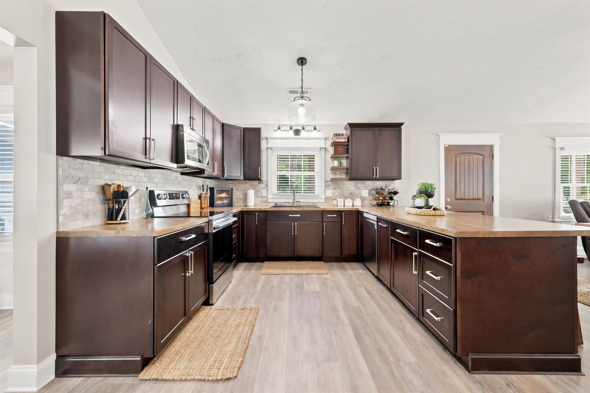 946 Fox Hollow Rd.  Photo 8