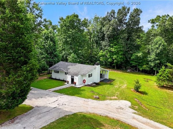 955 Dudden Fork Road, Kenna, WV 25248