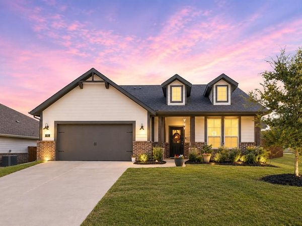 772 Brookside Drive , Springtown, TX 76082