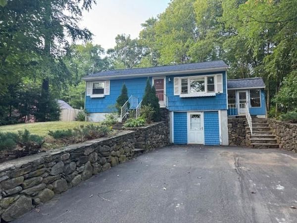65 Langford Road, Raymond, NH 03077